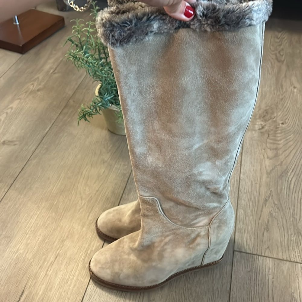 SUEDE JOHNSTON AND MURPHY FAUX FUR LINED TALL WEDGE BOOT LIGHT TAN SIZE 8.5 EEUC - Picture 5 of 9